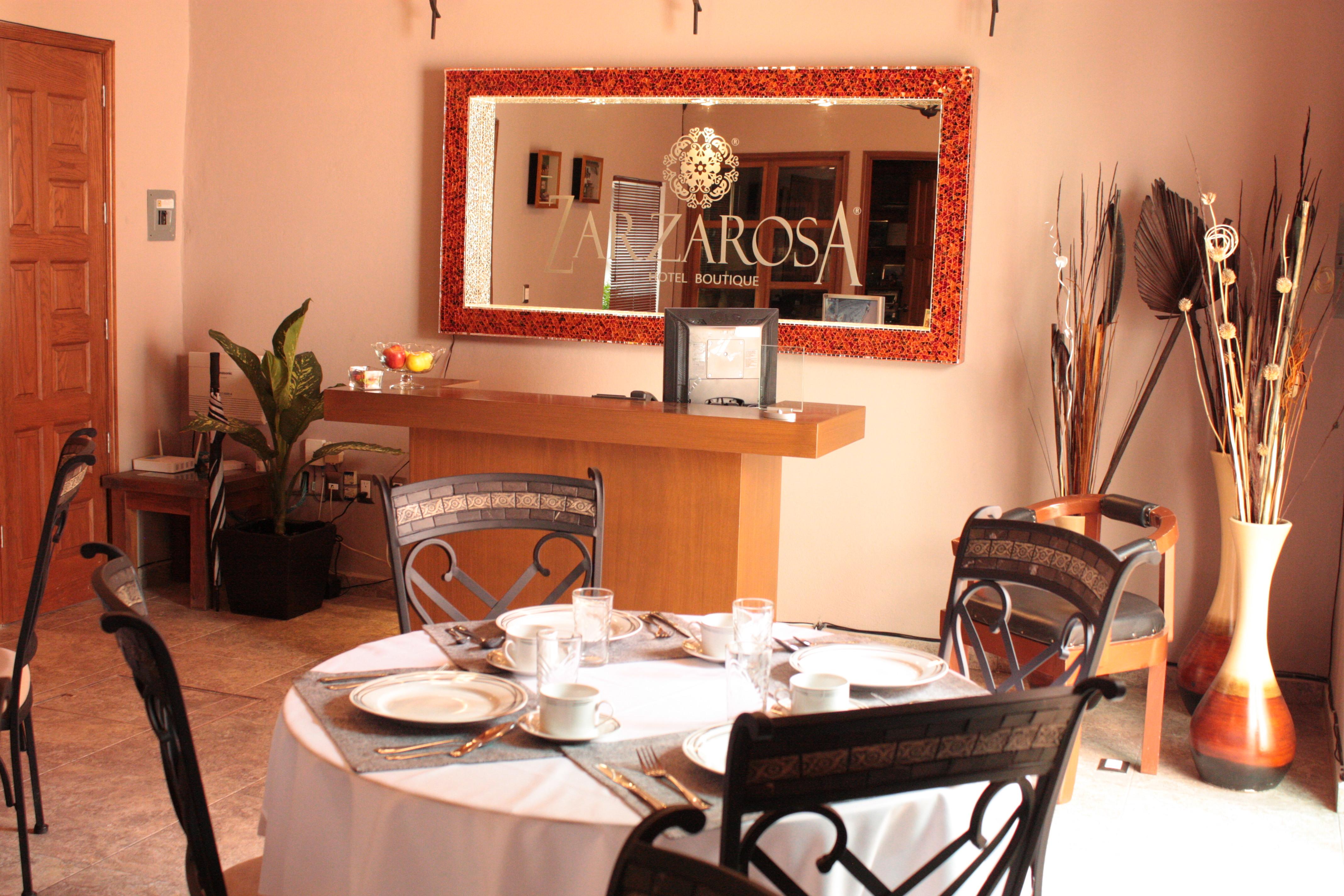 Zarzarosa Hotel Boutique เกเรตาโร ภายนอก รูปภาพ