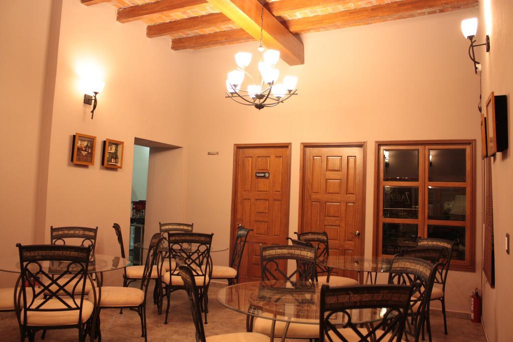 Zarzarosa Hotel Boutique เกเรตาโร ภายนอก รูปภาพ
